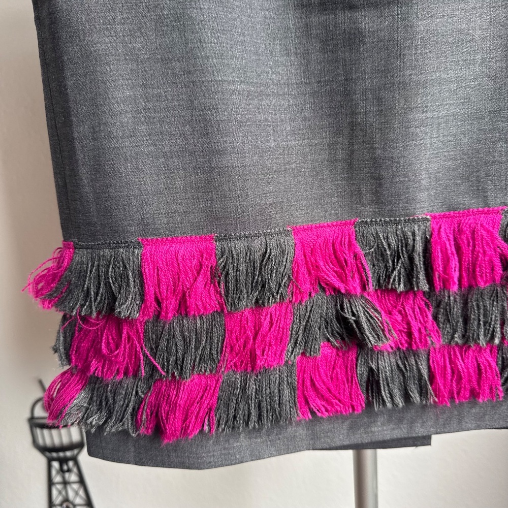 Carlisle Grey Wool Pencil Skirt w/ Fringe Sz 2 - Picture 4 of 10